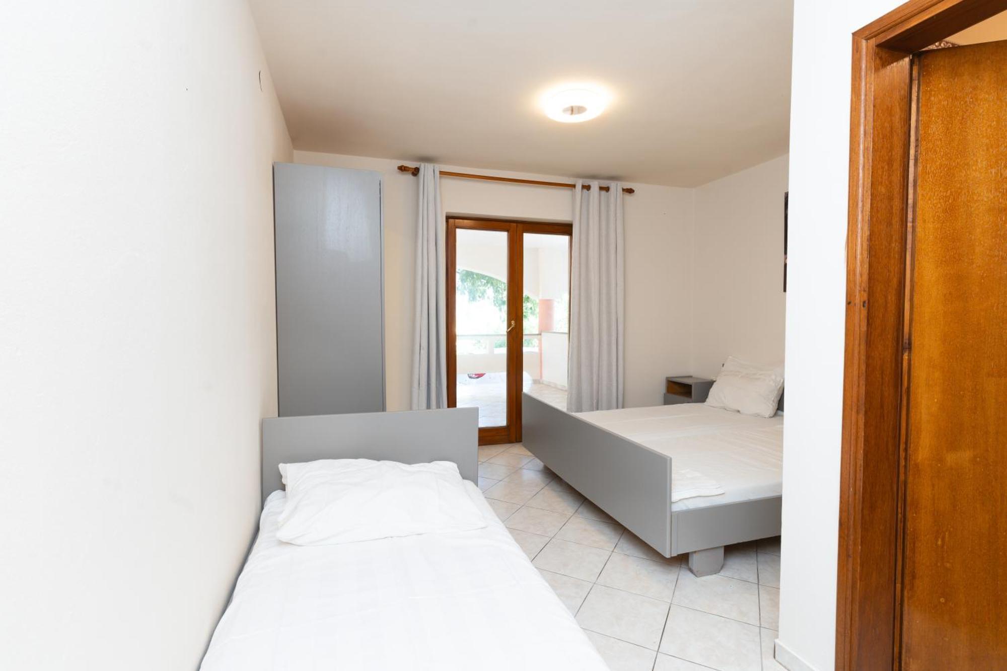 Villa Barbara Oasis Central Suite With Terrace Novalja Luaran gambar